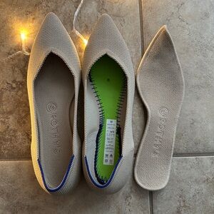 Rothy's Women's Beige Pointed Flats with Blue Trim
